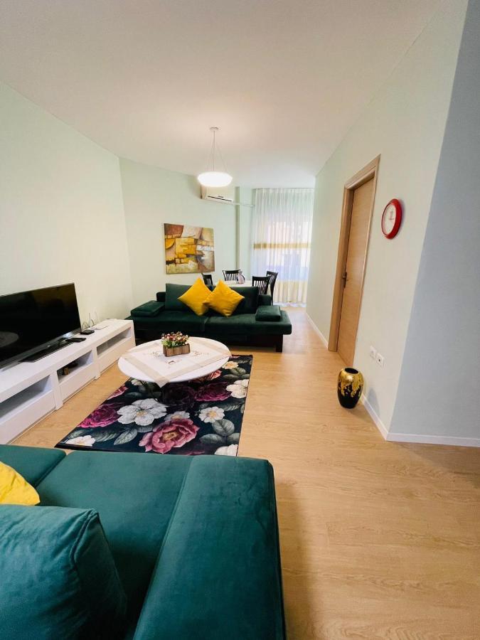 New Apartment In Center Of Tirana Esterno foto